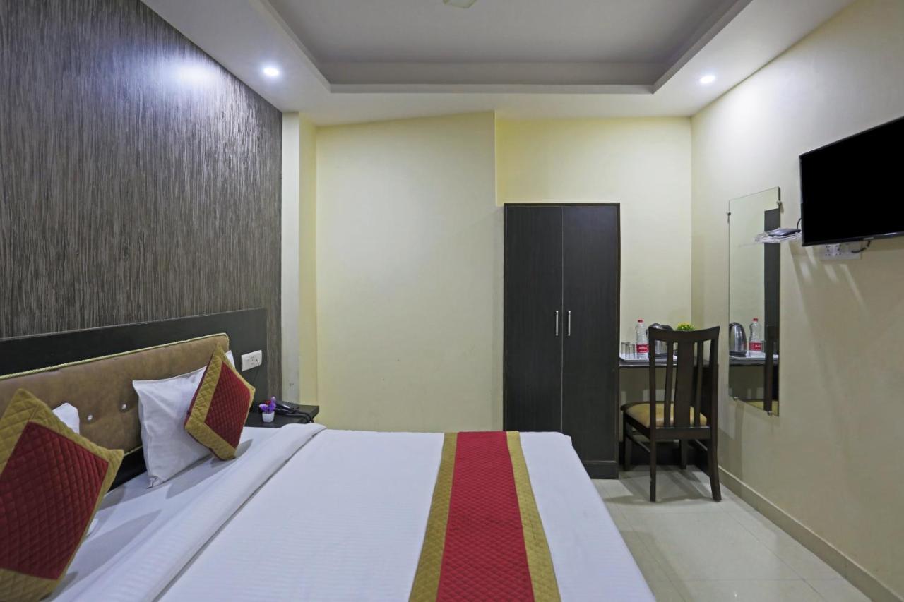 Airport Hotel Rosewood New Delhi Exteriör bild