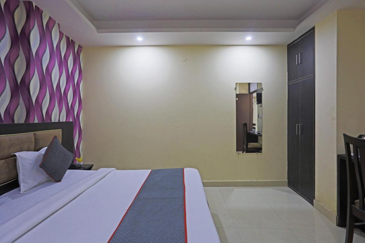 Airport Hotel Rosewood New Delhi Exteriör bild