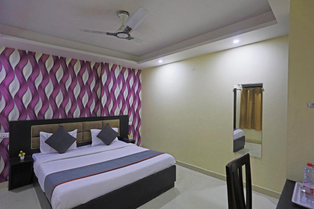 Airport Hotel Rosewood New Delhi Exteriör bild