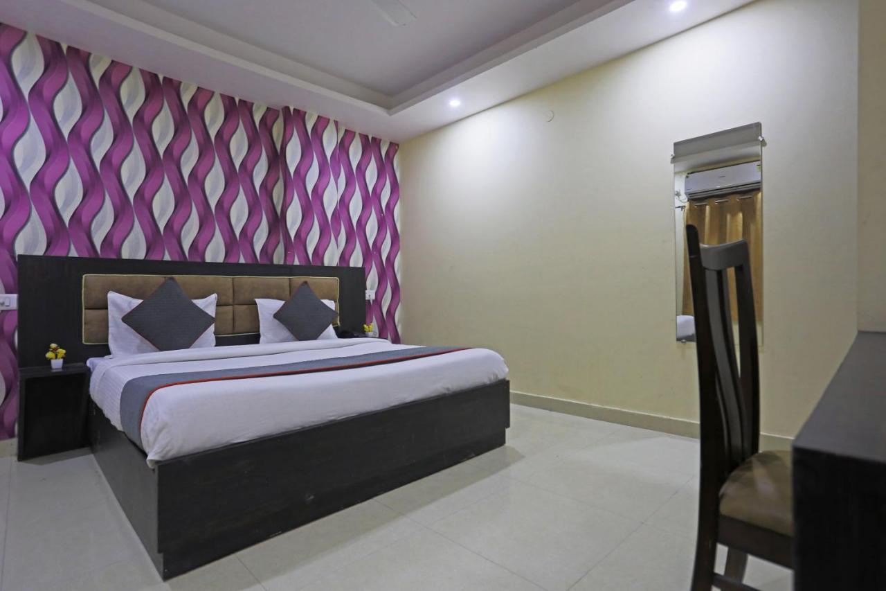 Airport Hotel Rosewood New Delhi Exteriör bild