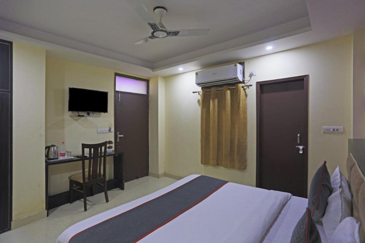 Airport Hotel Rosewood New Delhi Exteriör bild